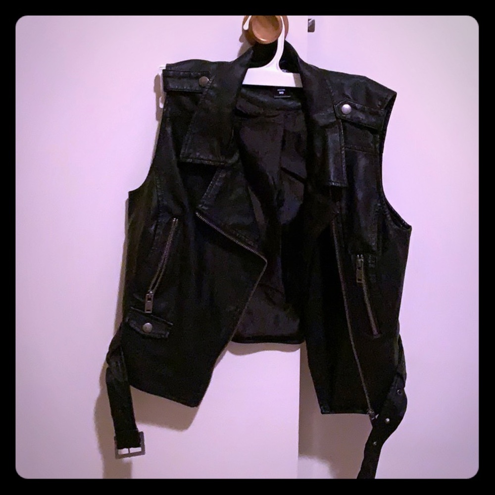Hot Topic like leather motorcycle vest